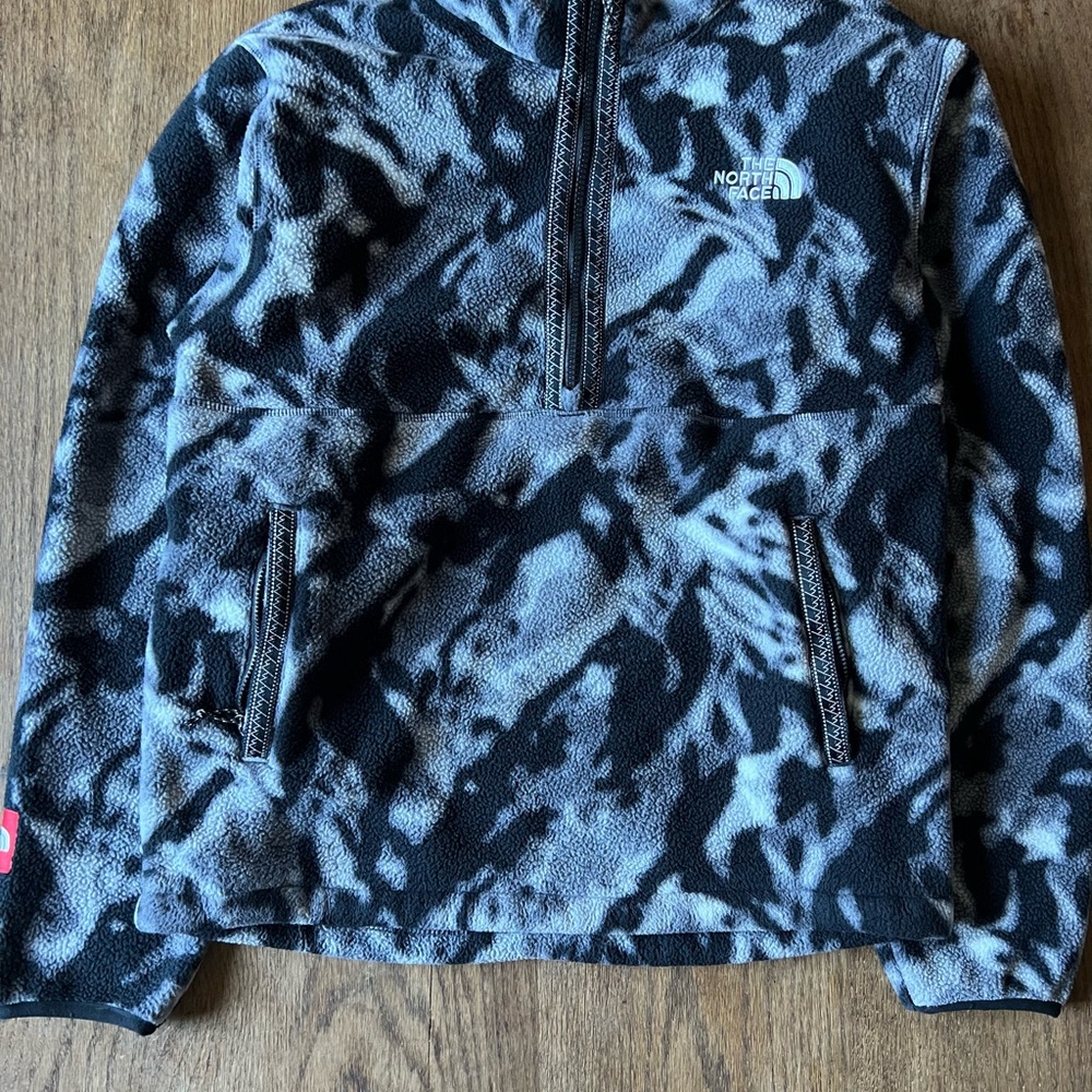 The North Face Black and Gray Camo Fleece 1/4 Zip Jacket